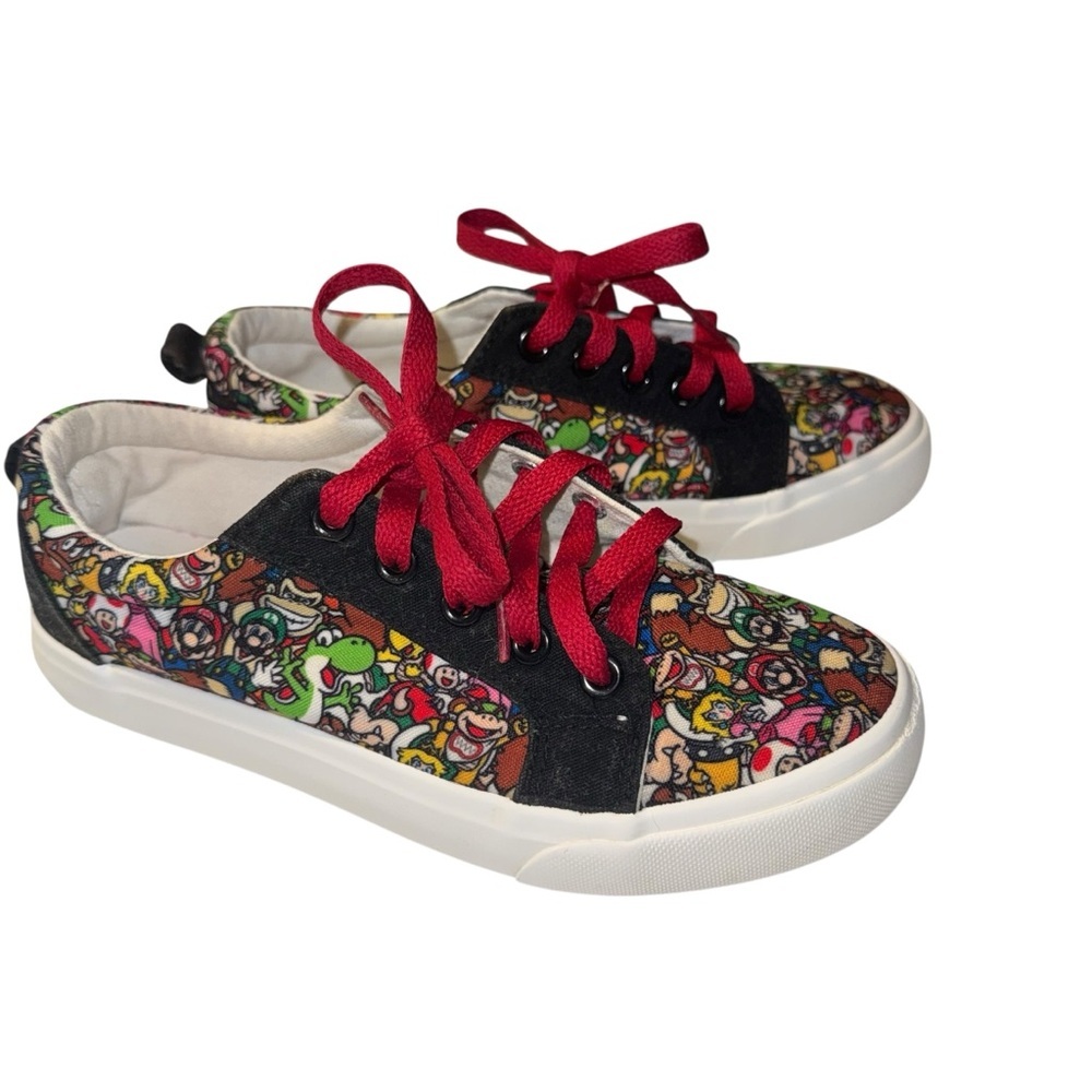 Super Mario Kids Size 3 Sneakers Nintendo 2023 Canvas Lace Up Shoes - Picture 3 of 8